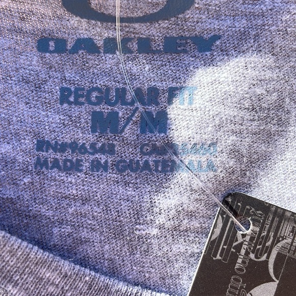 Oakley NWT Gray Mens T shirt Short sleeve Size medium Regular Fit - Picture 3 of 6